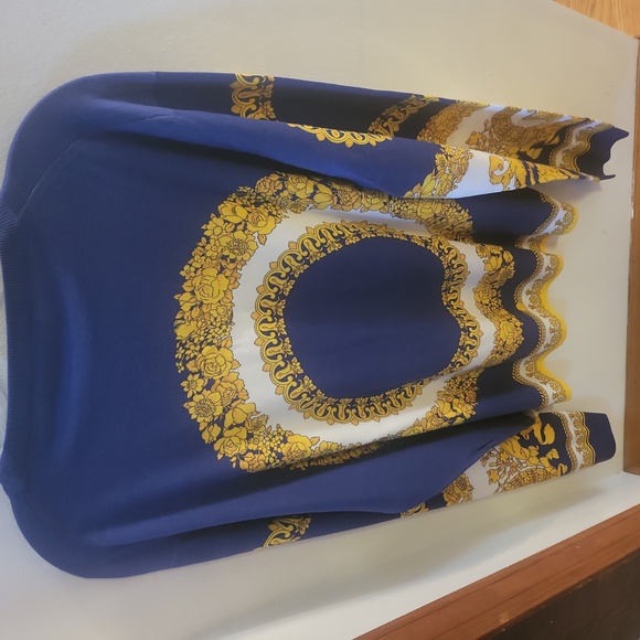 Authentic Versace Sweater - Picture 2 of 3